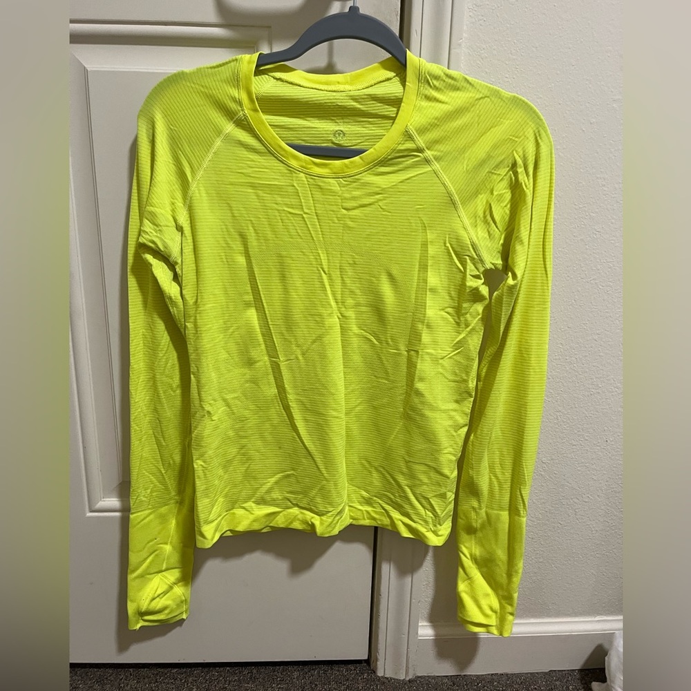 Lululemon swiftly tech long sleeve 2.0 race length size 6:)
